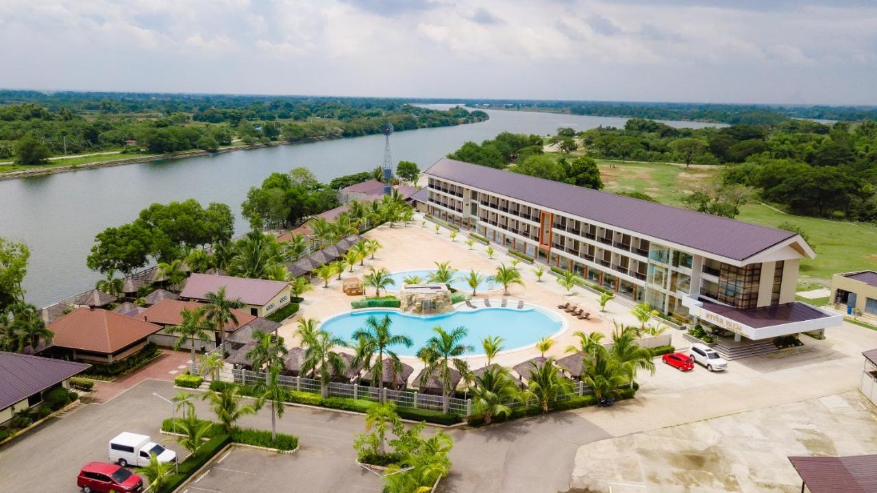 River Palm Hotel And Resort Powered By Cocotel Bugallon Extérieur photo