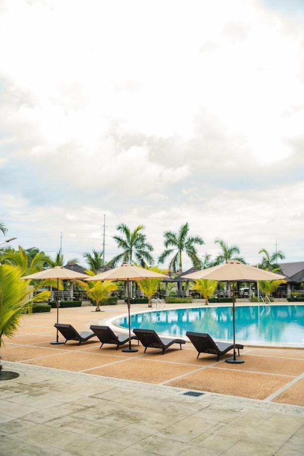 River Palm Hotel And Resort Powered By Cocotel Bugallon Extérieur photo